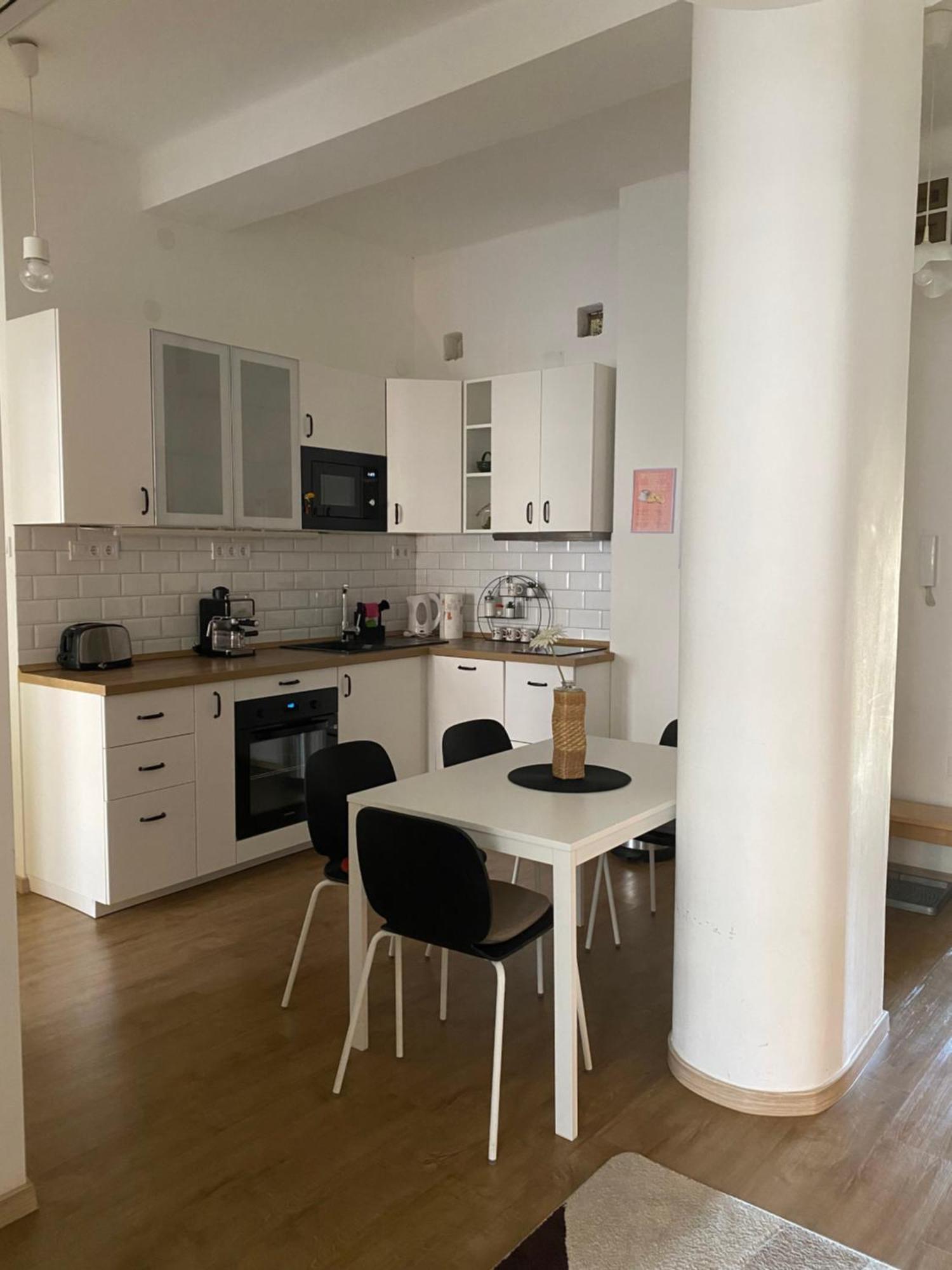 Larix Apartman Budapesta Exterior foto